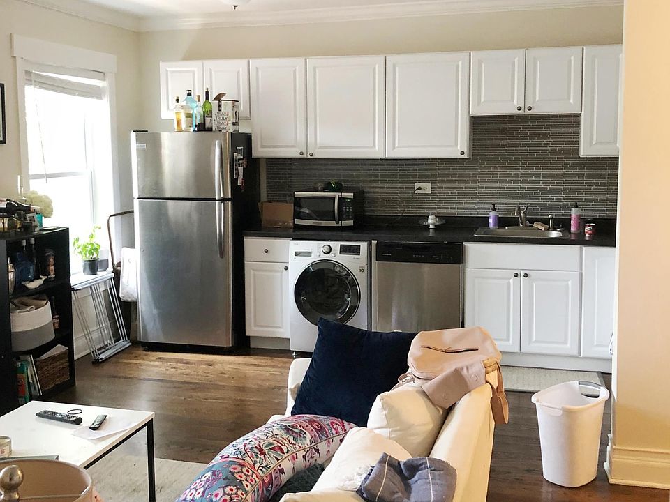 1st image of 2129 N Dayton St #21
