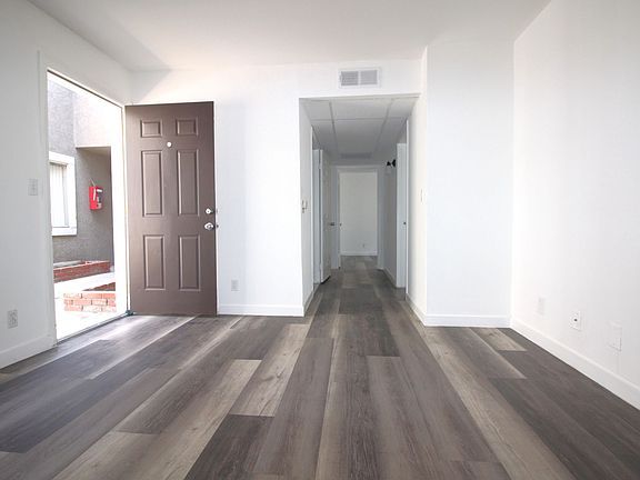 3rd image of 6628 Sylmar Ave APT 3
