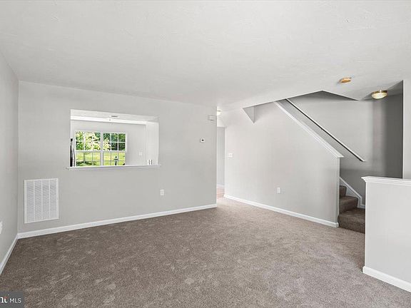 4th image of 208 Knollwood Rd