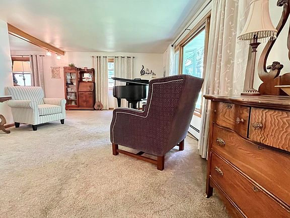 5th image of 1351 Hiawatha Cir