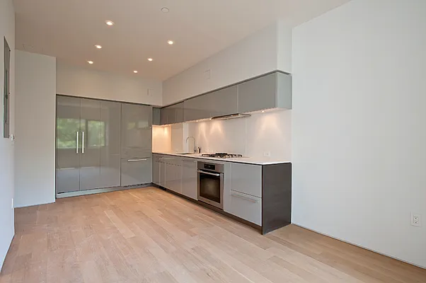 Rented by CORE | media 6