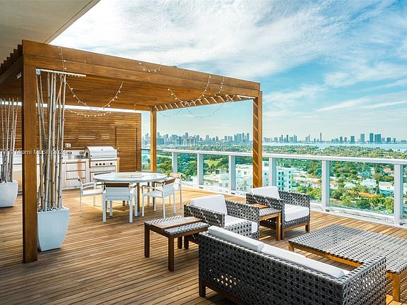 4th image of 2901 Collins Ave #2-1-6
