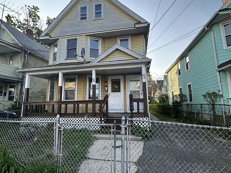 1036 Maplewood Ave #1 — Photo 1