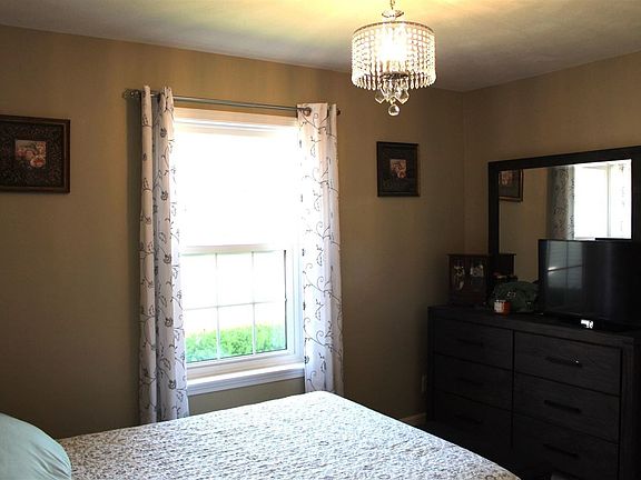 3rd image of 6204 Clubhouse Way