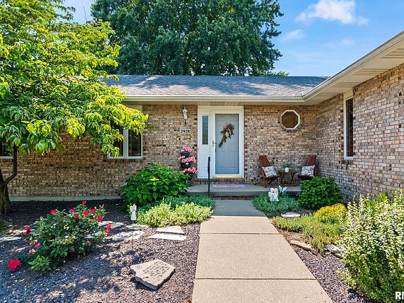 2nd image of 2928 Dartmoor Ct