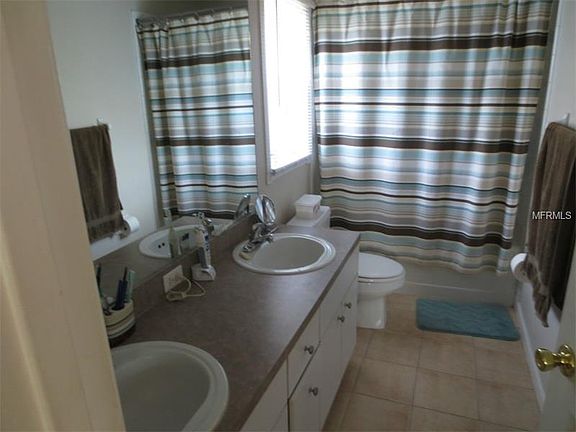 3rd image of 1583 Woodstone Dr