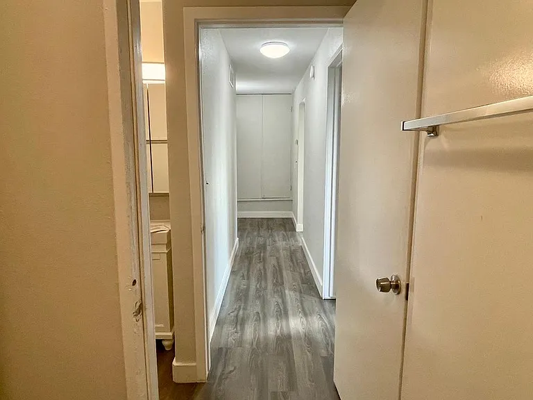 547A 66th St — Photo 16
