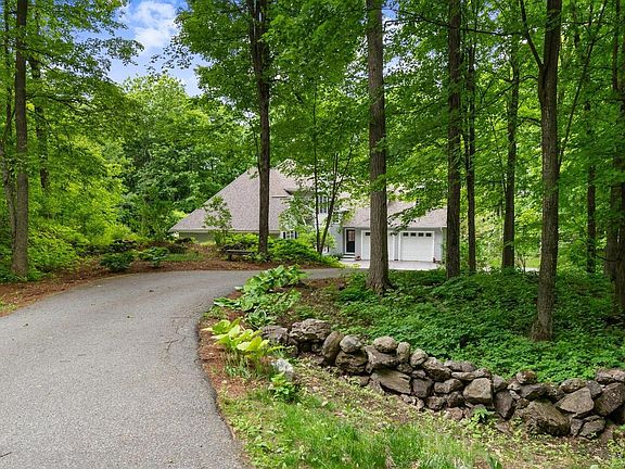 3rd image of 86 Wildwood Court