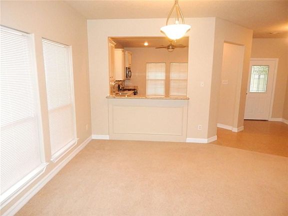 3rd image of 504 Forest Glen Dr