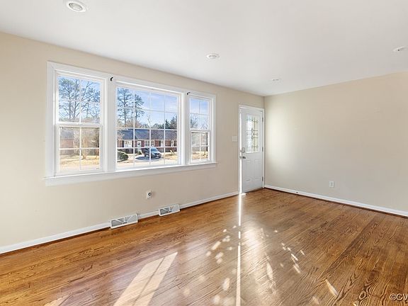 5th image of 8804 Avalon Dr