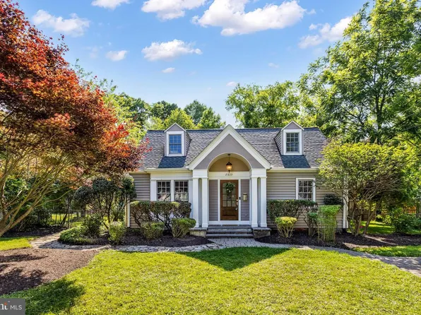 2833 Bolling Rd, Falls Church, VA 22042