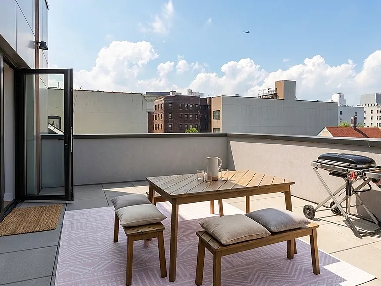 126 Winthrop St #4 — Photo 4