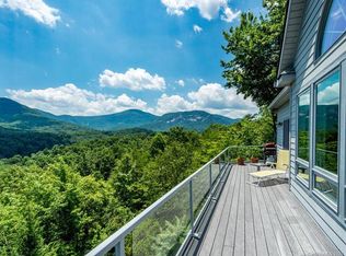 502 Garden Ln, Lake Lure, NC 28746