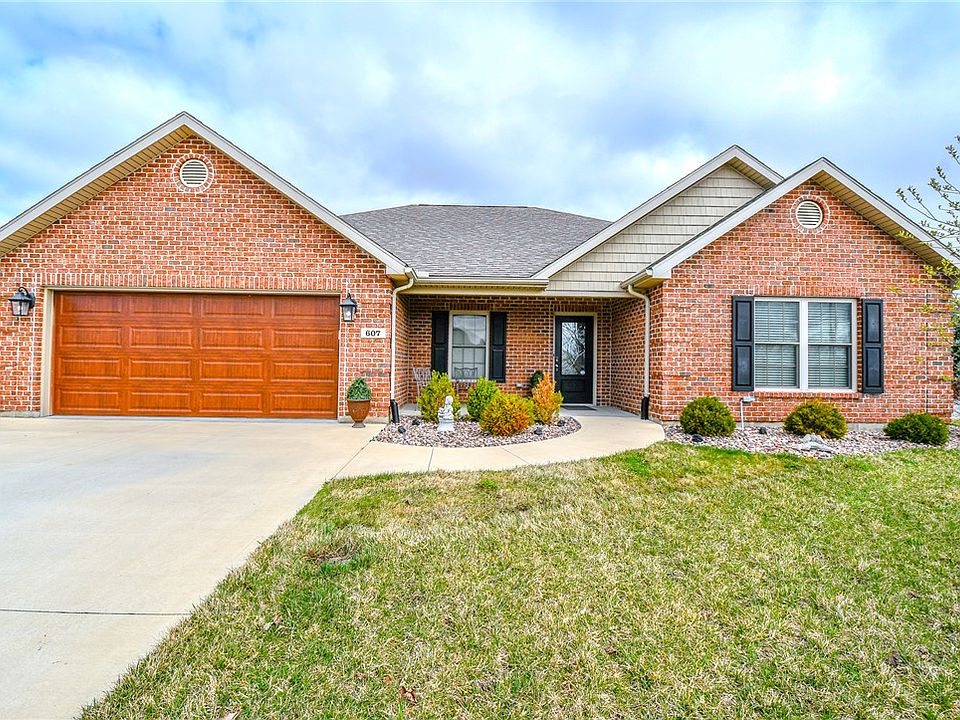 1st image of 607 W Bentley Cir
