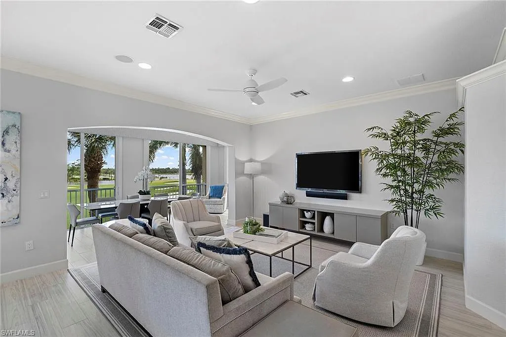 3 bed, 3.0 bath, 2836 sqft, $12,000 — Photo 3