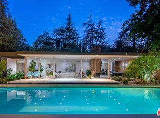 5000 Queen Victoria Rd, Woodland Hills, CA 91364