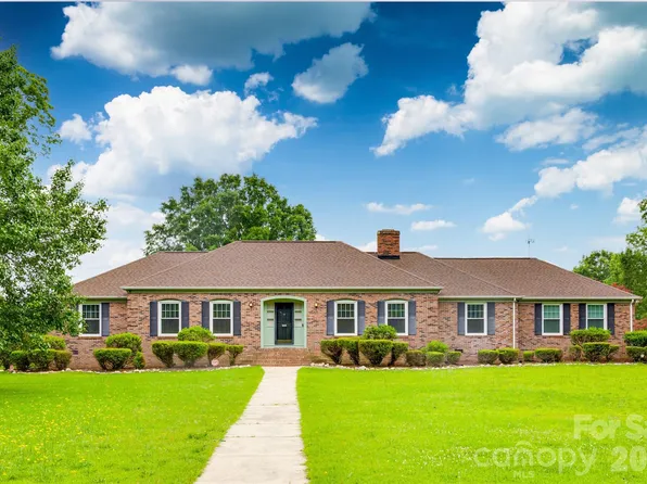 1003 Chesterfield Ave, Lancaster, SC 29720