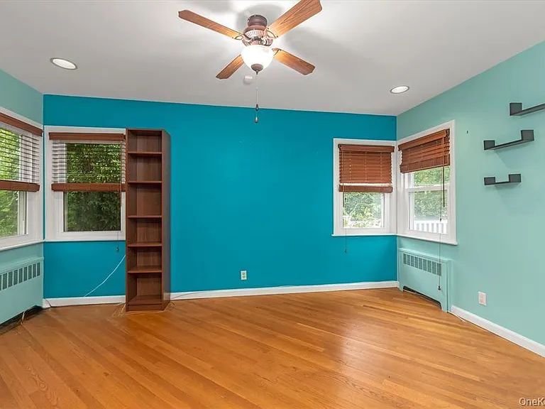 709 Carlyle St — Photo 14