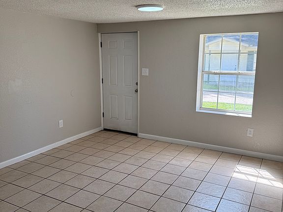 5th image of 1022 Tucker Ave