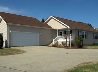 31 Ironwood Cir, Hooksett, NH 03106