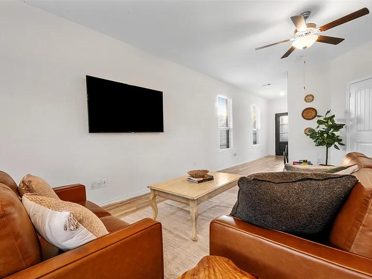 18426 White Stallion Ln — Photo 12