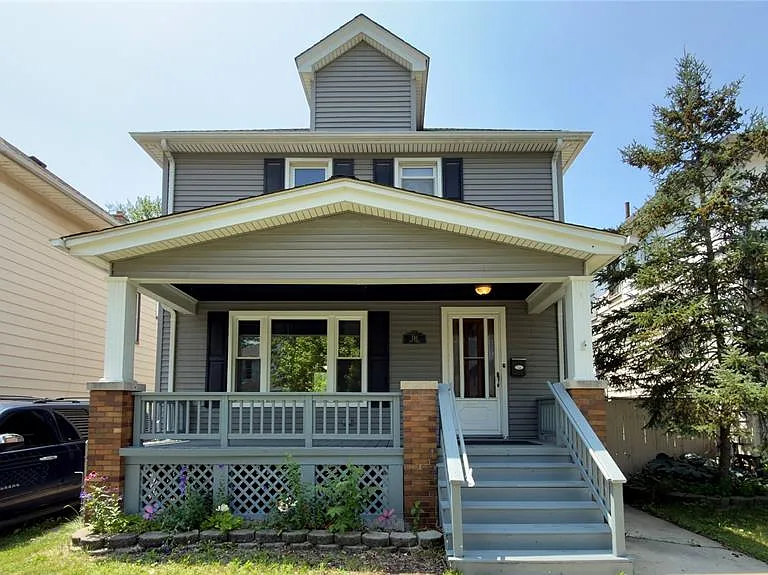 130 Elm St — Photo 2
