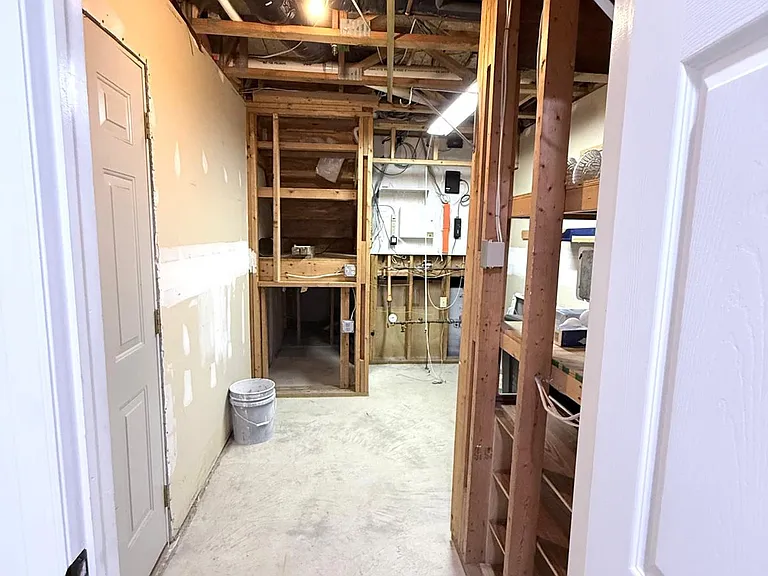 610 Brentwood Ct — Photo 56