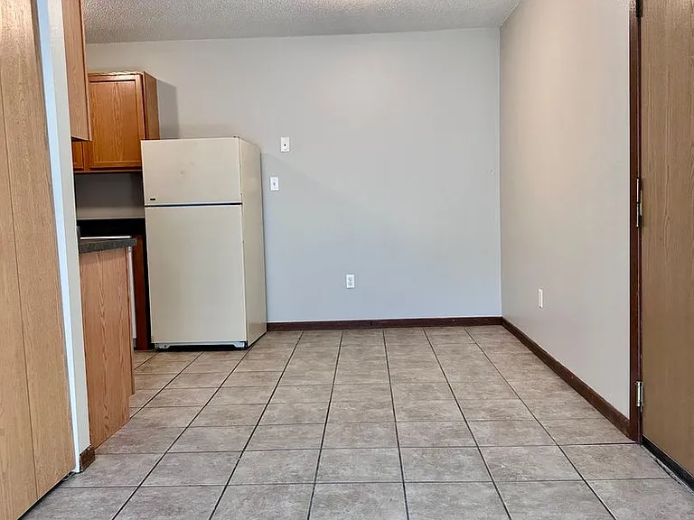 1014 5th St SE — Photo 5
