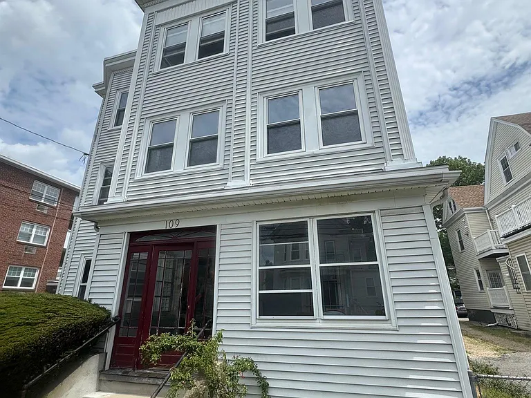 109 Orchard St — Photo 15