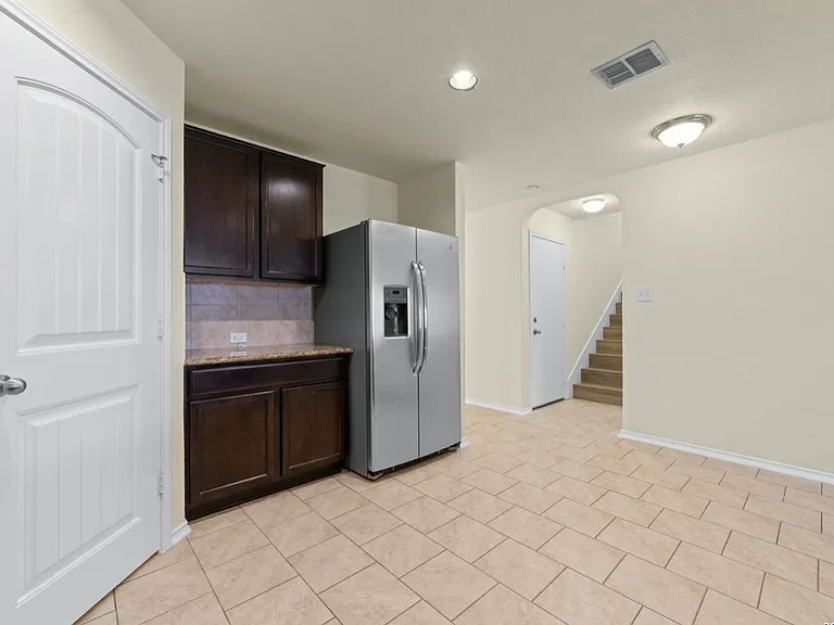 1407 Frio Eagle — Photo 16