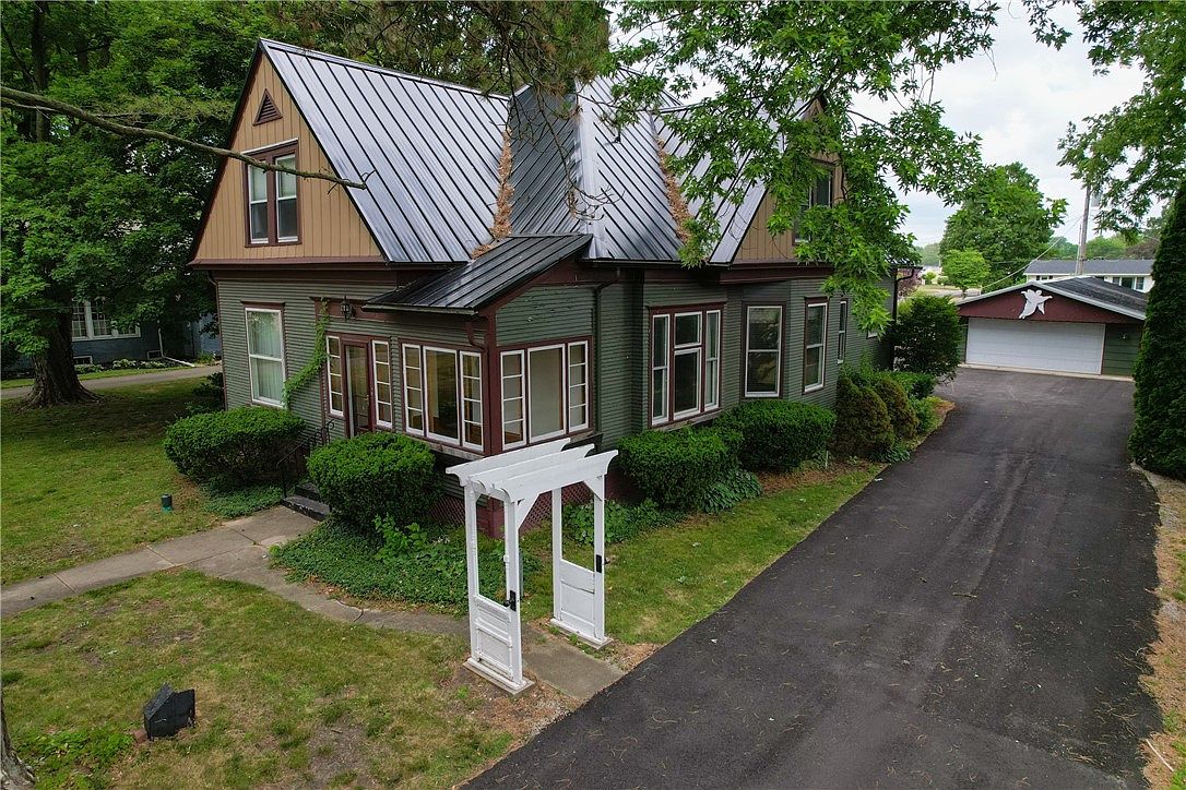 403 W Vermilion St, Catlin, IL 61817 Zillow