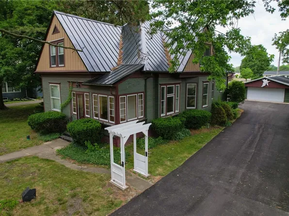 403 W Vermilion St, Catlin, IL 61817