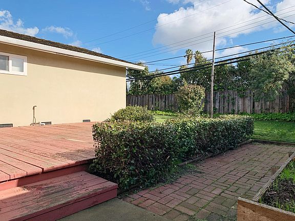 3rd image of 5804 Chesbro Ave