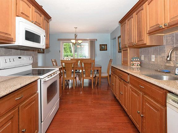 2nd image of 215 Berdie Ave