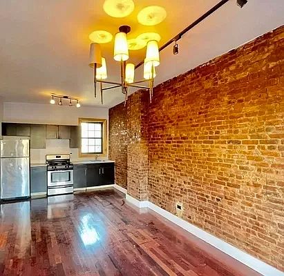 3rd image of 356 Franklin Ave #3E