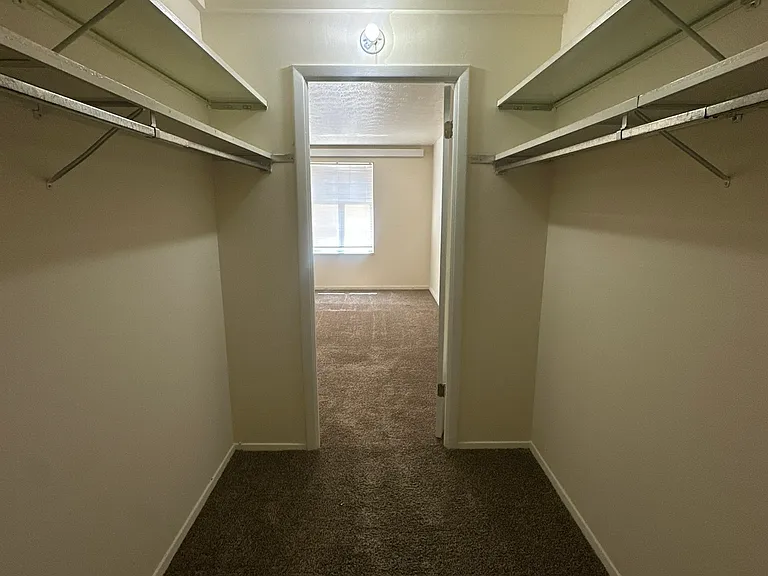 2 Bedroom 2 Bathroom 
Closet