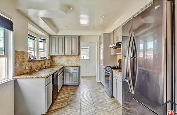 5th image of 9106 S Wilton Pl