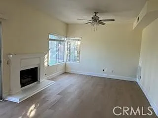 4 bed, 2.5 bath, 2394 sqft, $4,600 — Photo 3