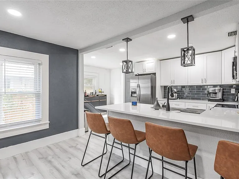 806 E Hamilton Ave — Photo 14