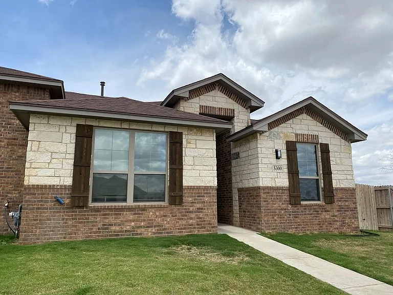 5300 Freedom Ct — Photo 1