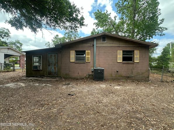 2608 OAK Street, Palatka, FL 32177