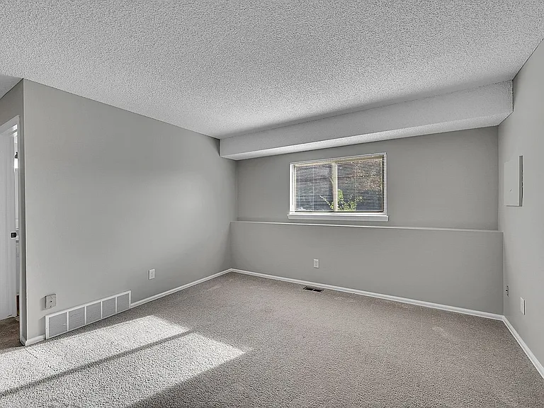6940 Meadowwood Pl — Photo 13