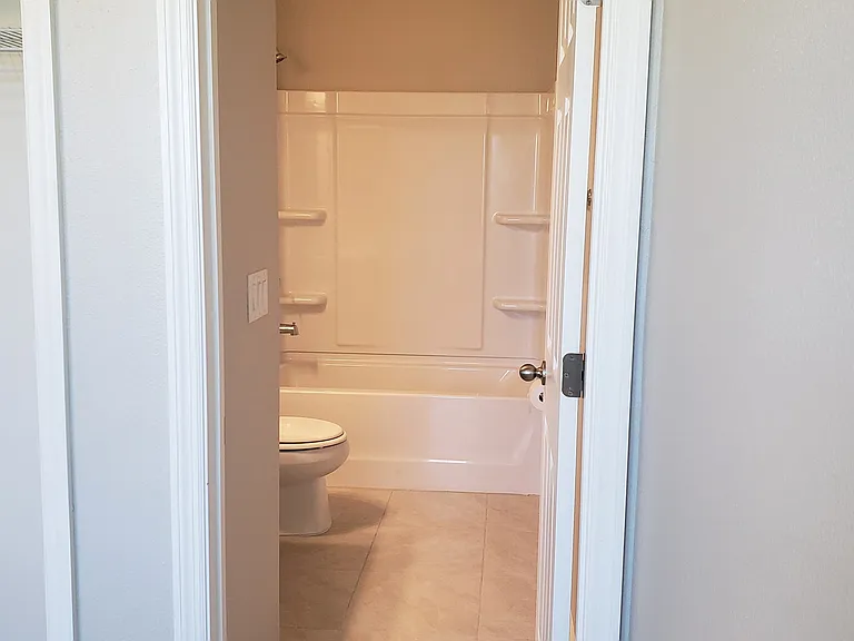 89 Signet Cir — Photo 25
