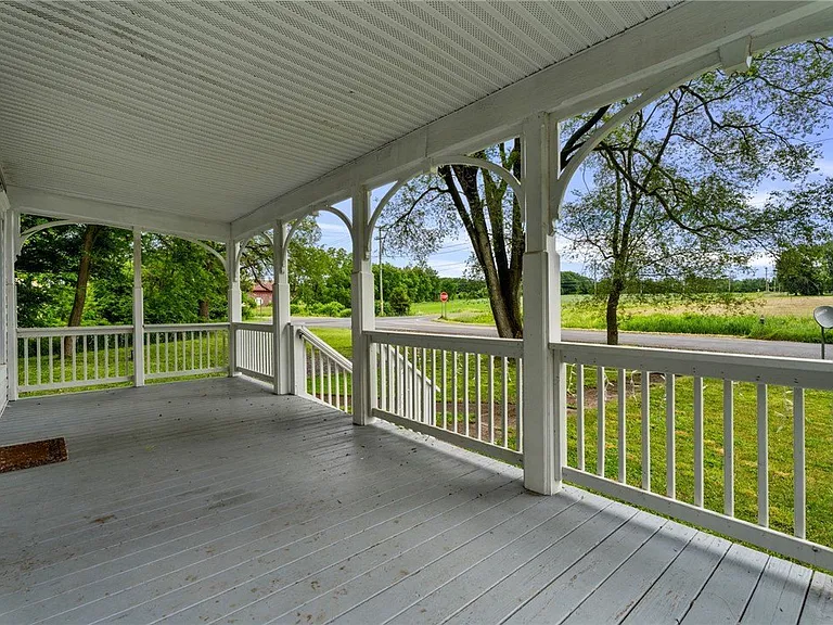 426 Davis Rd — Photo 23