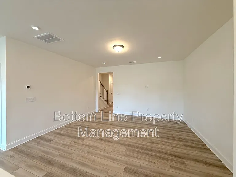 1520 Cedar Tree Dr — Photo 6