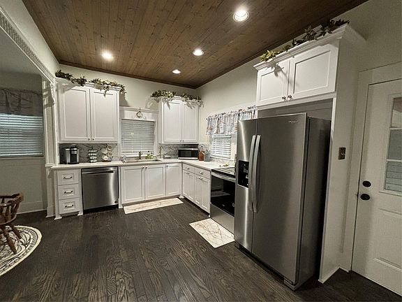2nd image of 506 W Baylor St #A