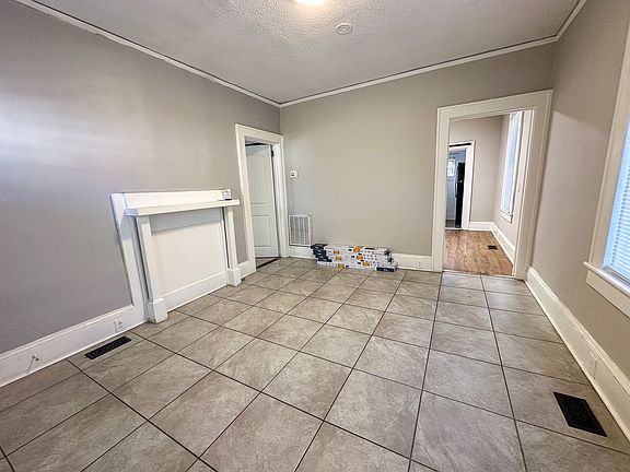 4th image of 3410 Kalynne St