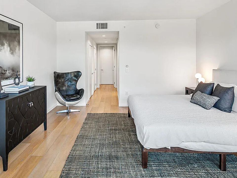 2nd image of 31705 Ocean Ave #202