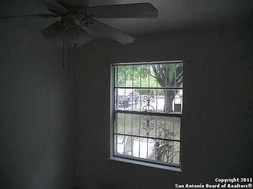 5th image of 4847 Castle Prince