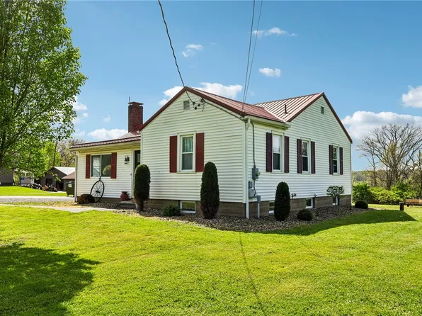 2017 Eastbrook Rd, New Castle, PA 16101